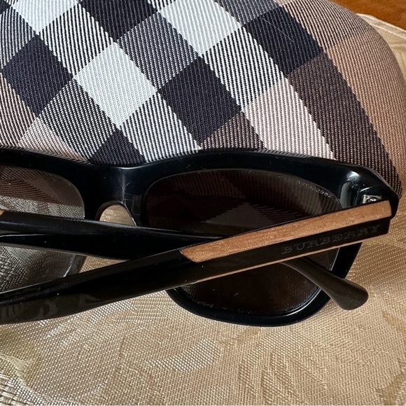 Vintage Burberry Sunglasses With Case Preowned very good condition main image 7